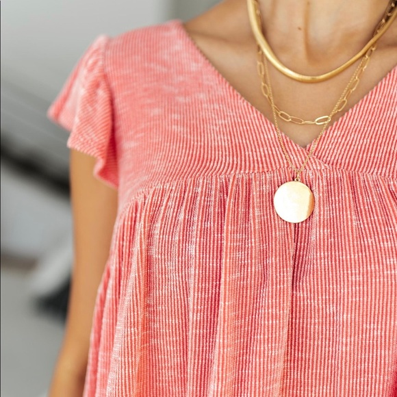 RIBBED FLUTTER SLEEVE TOP IN CORAL - Picture 3 of 3